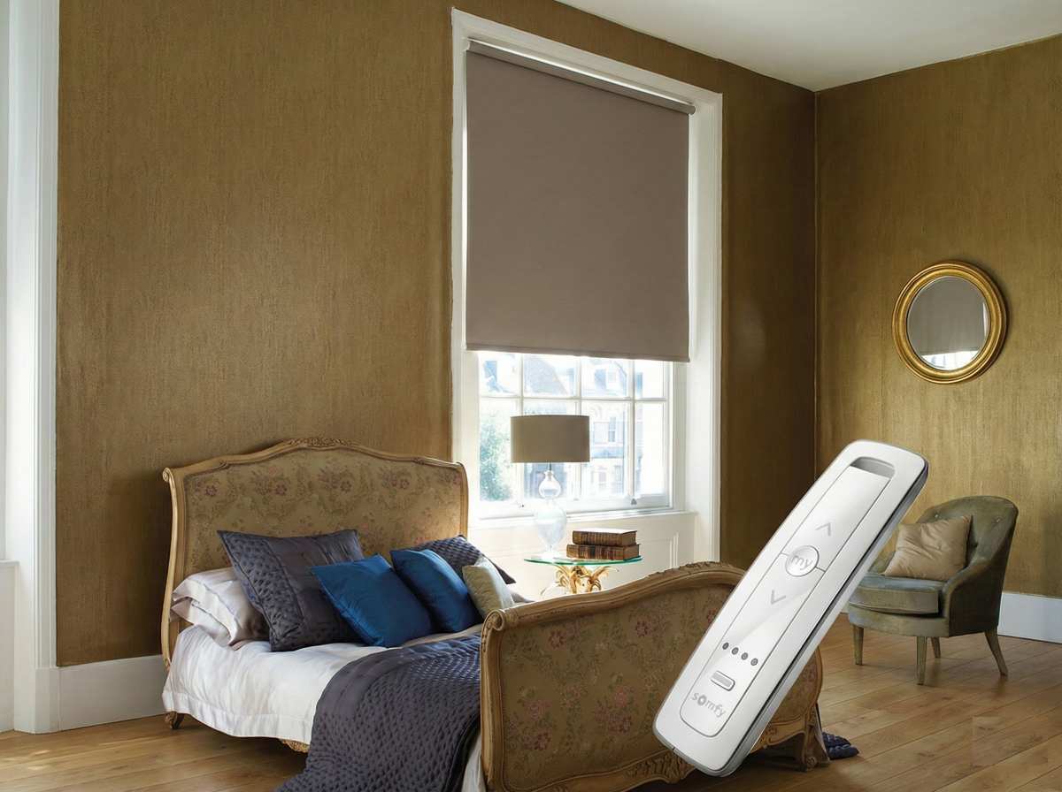 Motorised window blinds operated using a remote control